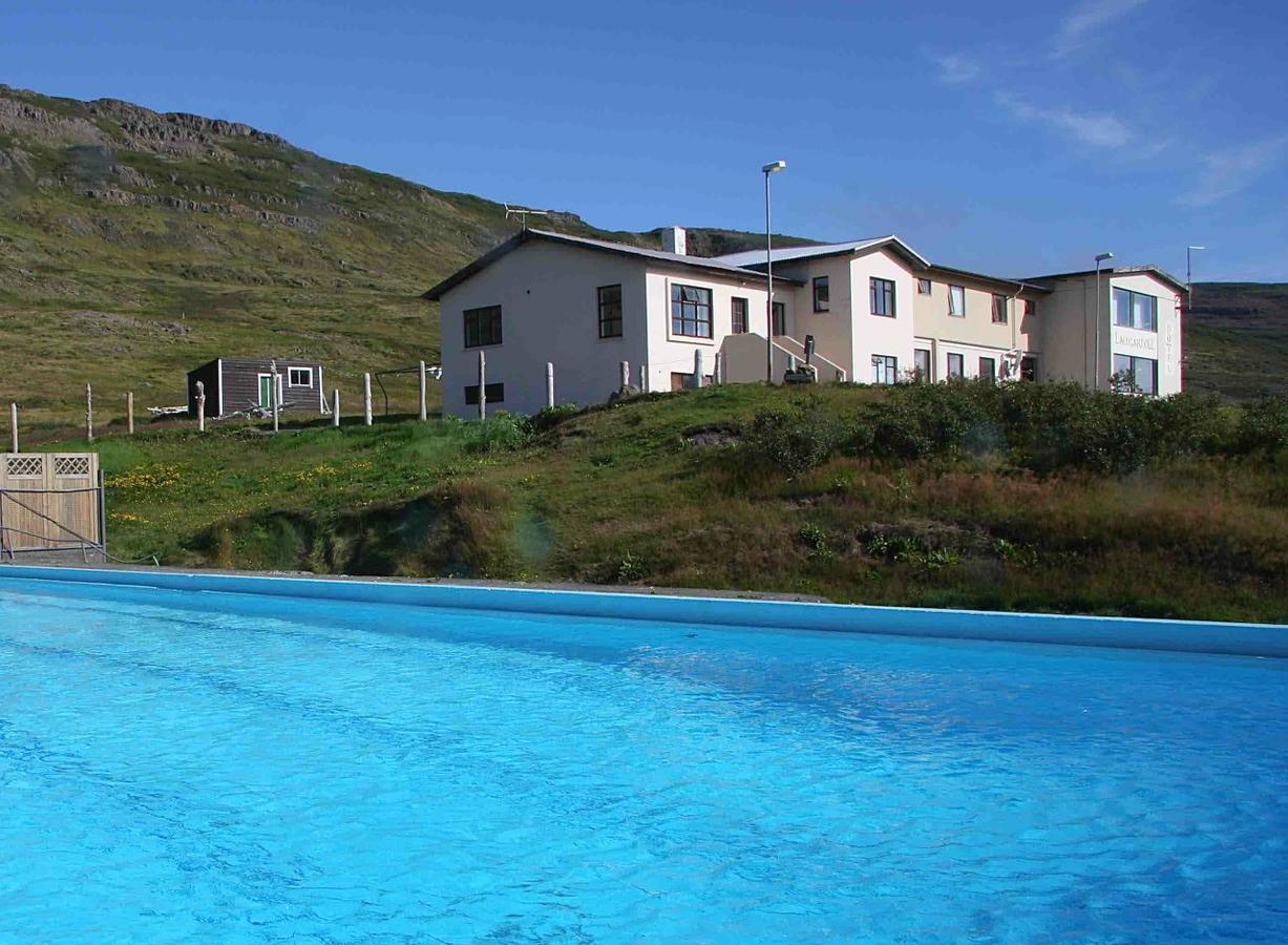 Hotel Laugarholl With Natural Hot Spring Holmavik Exterior photo